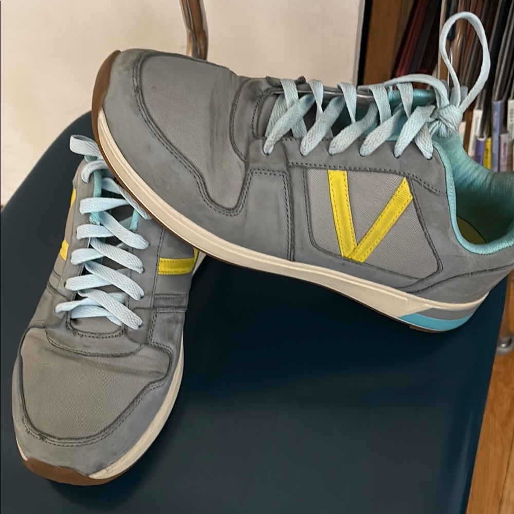 Vionic Gray and Yellow Sneakers Retro-Inspired Design